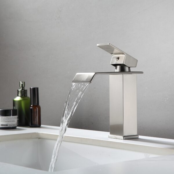 Torneira Misturador Monocomando Cascata Baixa - Imagem 7